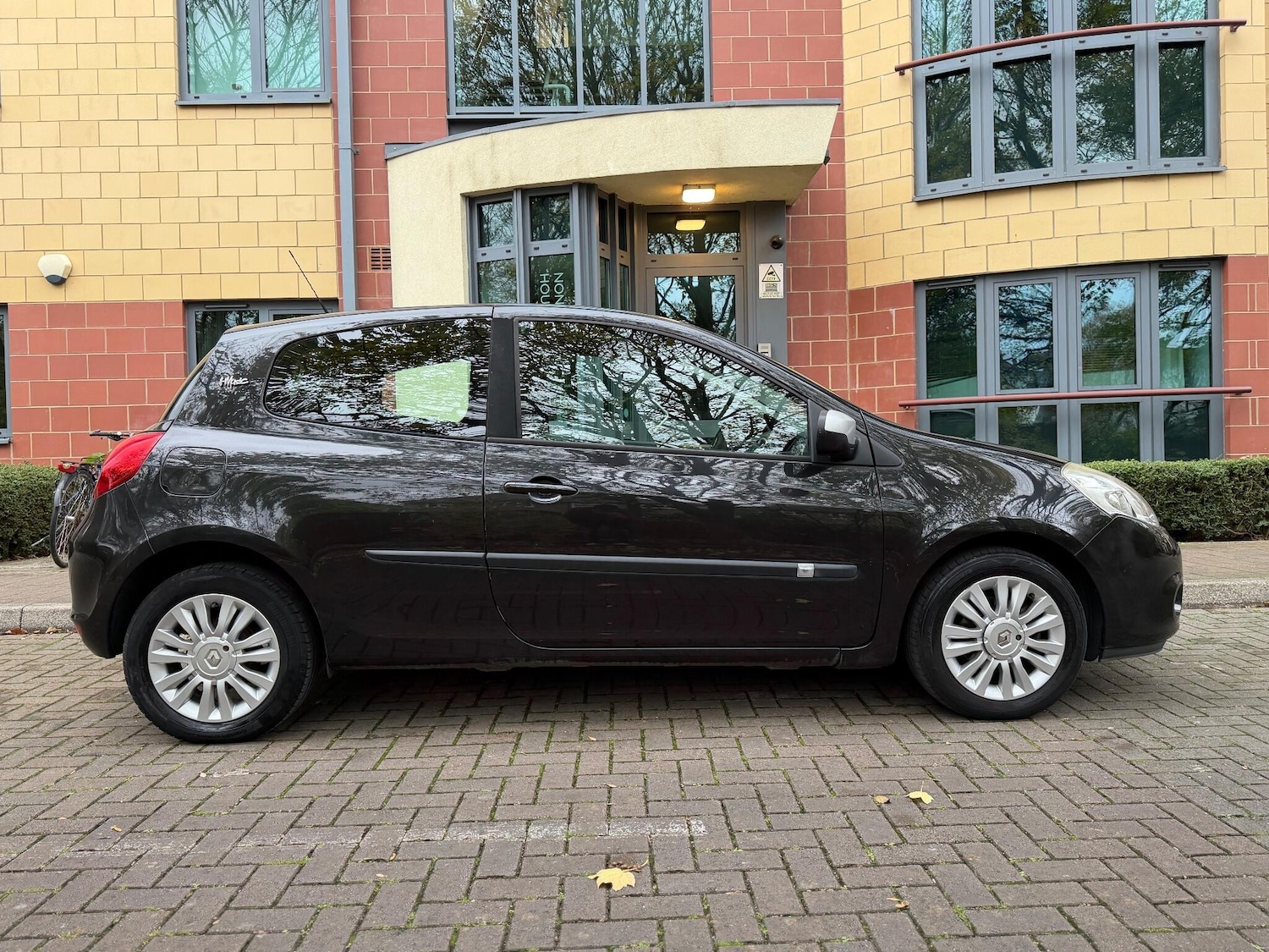 Used Renault Clio 2010 for sale - 76561439: Photo 6