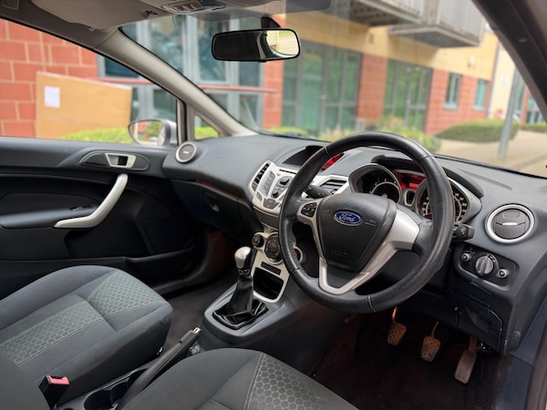 Used Ford Fiesta 2011 for sale - 76283689: Photo 10