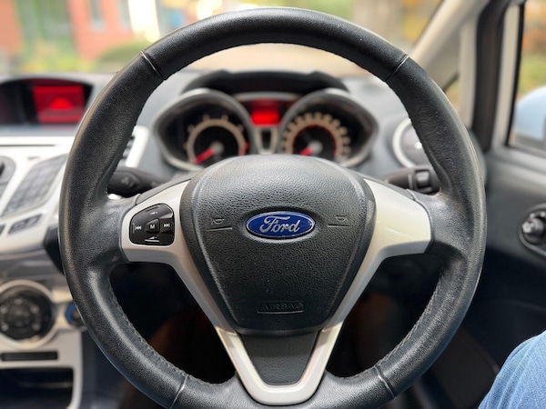 Used Ford Fiesta 2011 for sale - 76283689: Photo 15