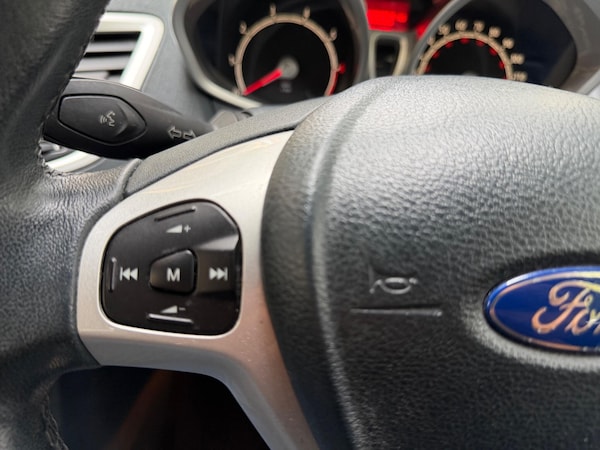 Used Ford Fiesta 2011 for sale - 76283689: Photo 17