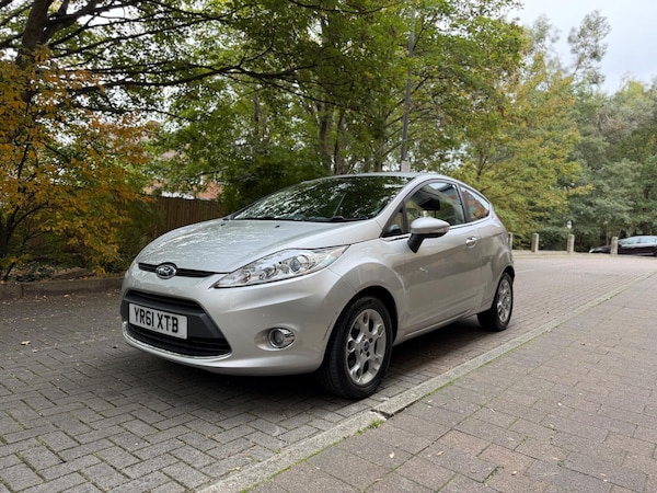 Used Ford Fiesta 2011 for sale - 76283689: Photo 3