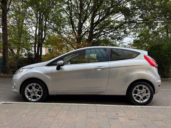 Used Ford Fiesta 2011 for sale - 76283689: Photo 4