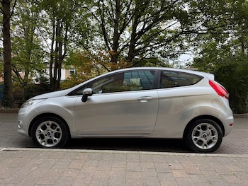 Used Ford Fiesta 2011 for sale - 76283689: Photo 4