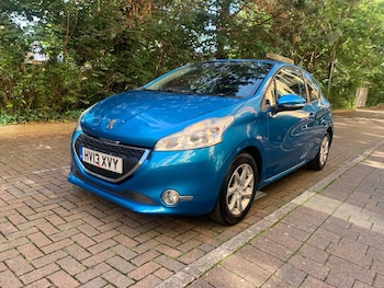 Used Peugeot 208 2013 for sale - 75915867: Photo