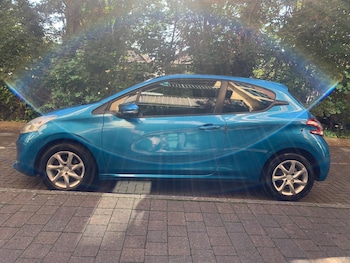 Used Peugeot 208 2013 for sale - 75915867: Photo