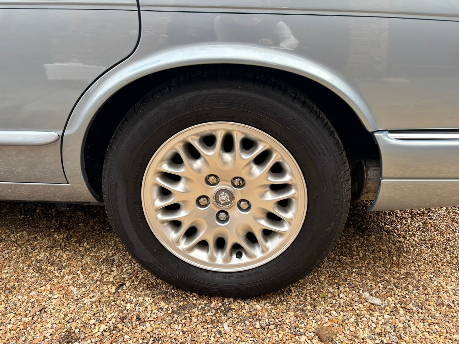 Used Jaguar XJ 1995 for sale - 76392389: Photo 12