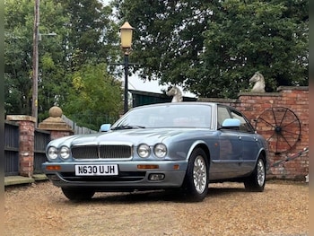 1995 (N) - 3.2 4dr Auto