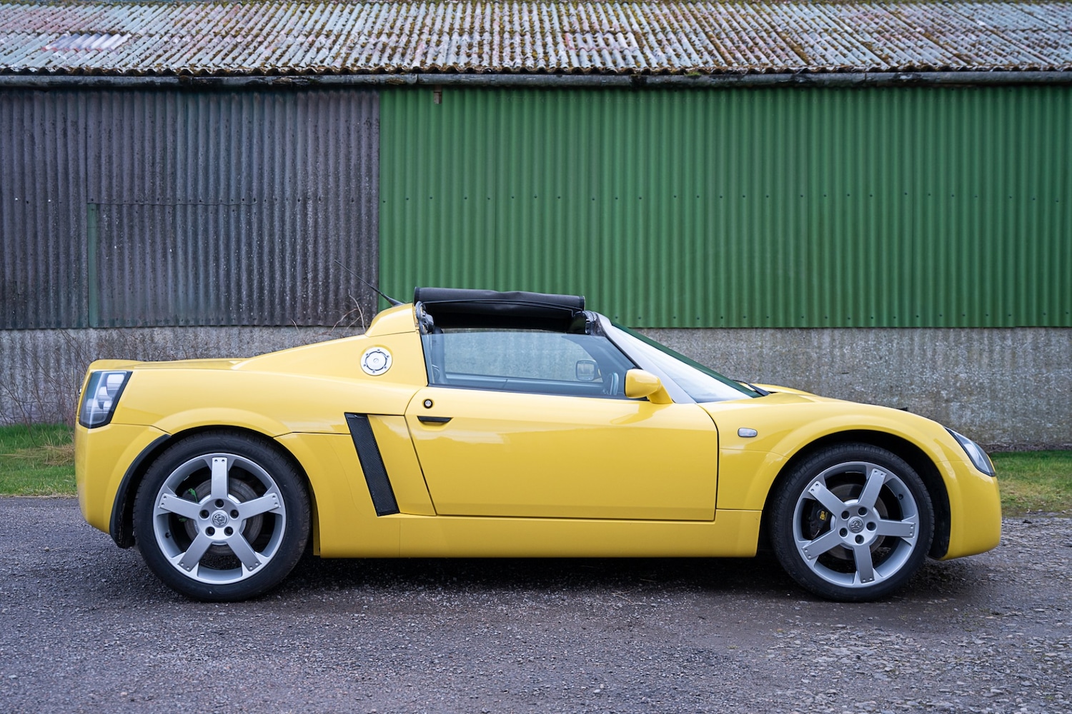 Used Vauxhall VX220 2003 for sale - 77689519: Photo 2
