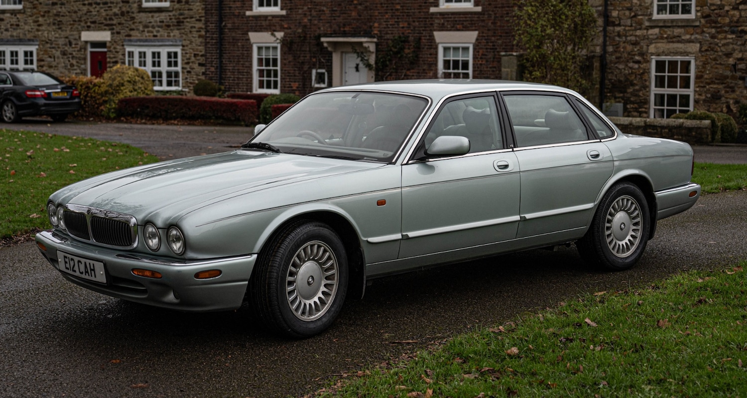 Used Jaguar XJ 1998 for sale - 76735520: Photo 2