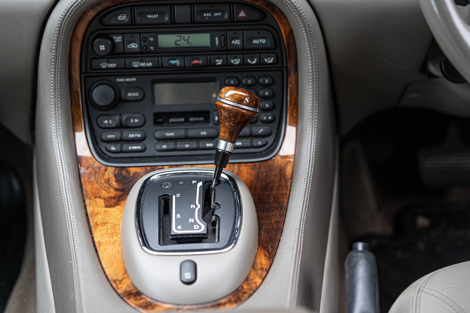 Used Jaguar XJ 1998 for sale - 76735520: Photo 21