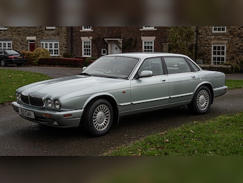 Used Jaguar XJ 1998 for sale - 76735520: Photo