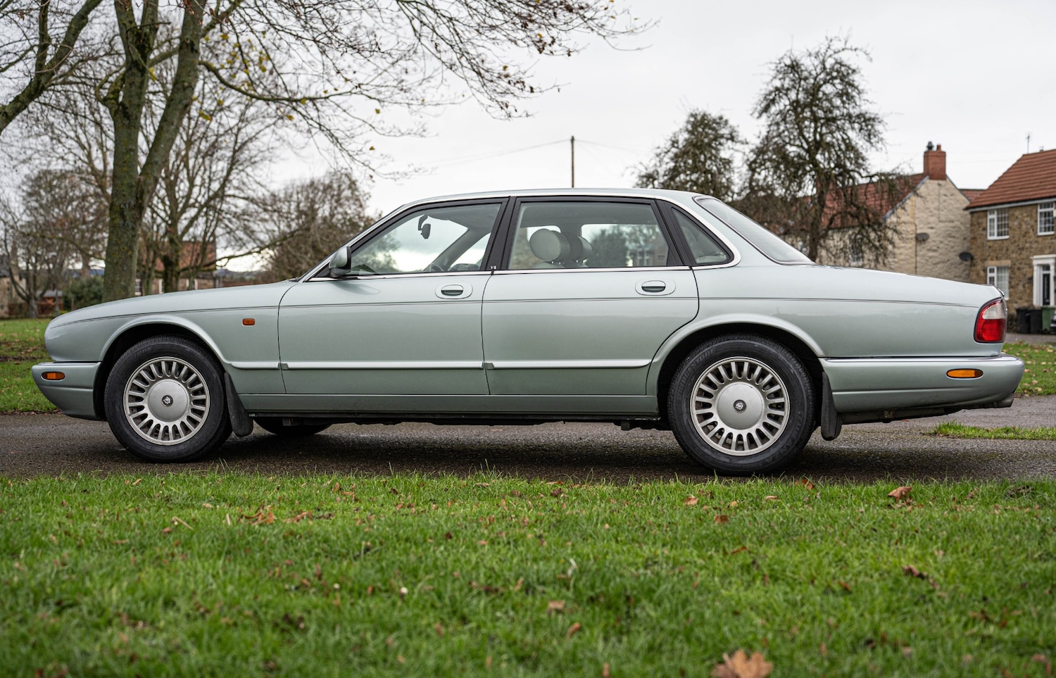 Used Jaguar XJ 1998 for sale - 76735520: Photo 6