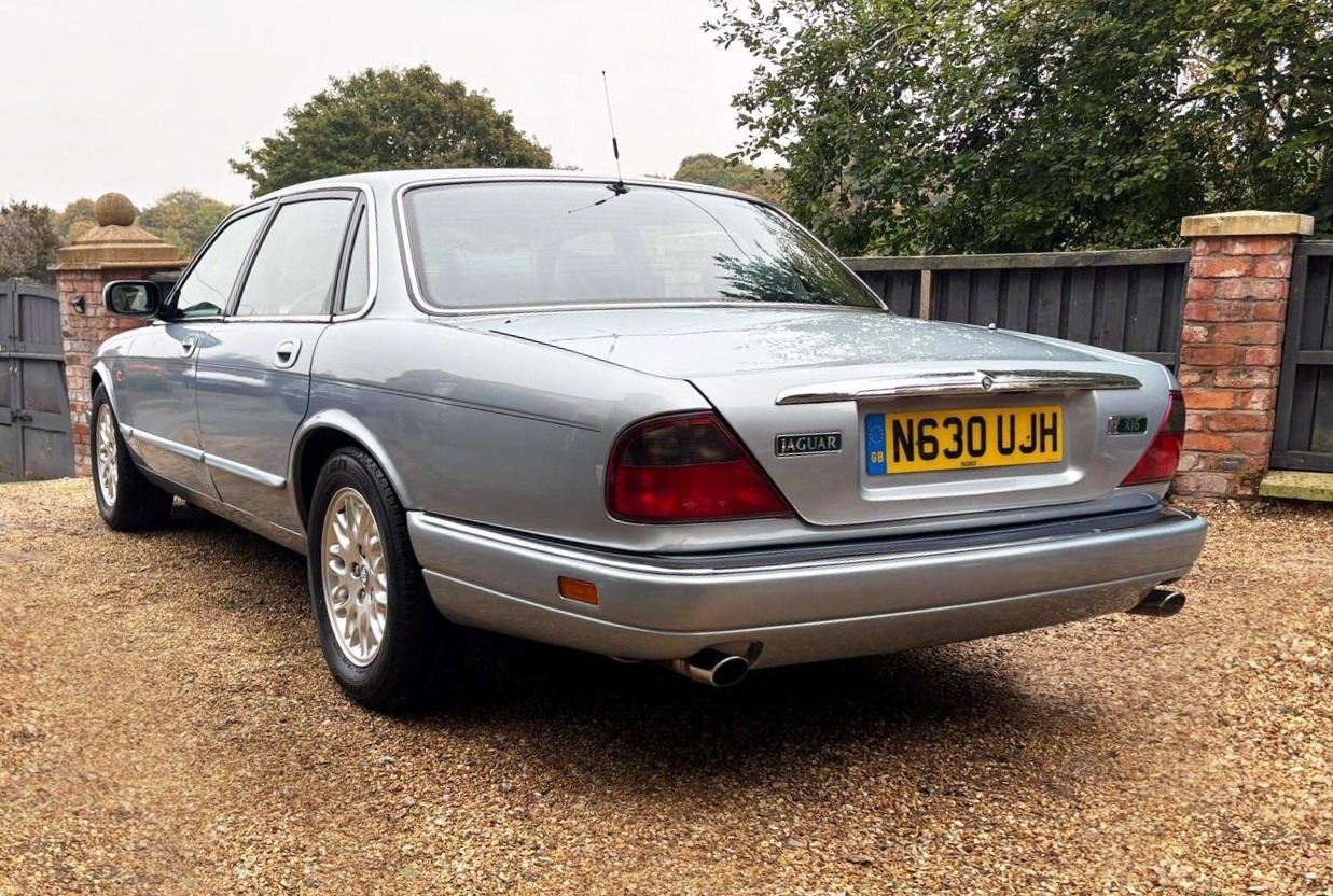 Used Jaguar XJ 1995 for sale - 76791249: Photo 10