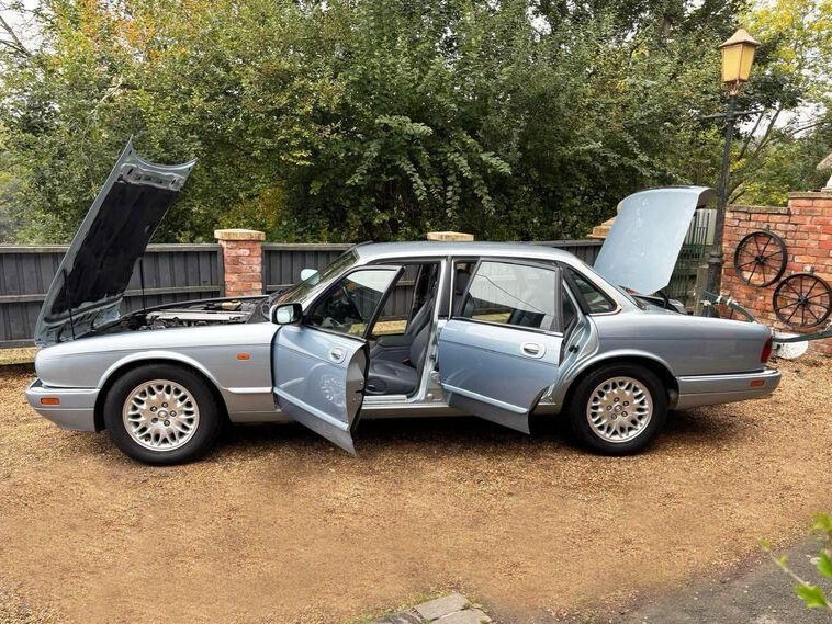 Used Jaguar XJ 1995 for sale - 76791249: Photo 18