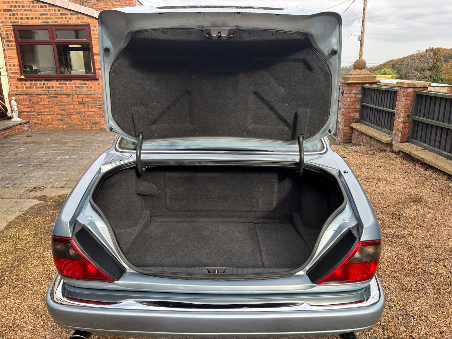 Used Jaguar XJ 1995 for sale - 76791249: Photo 27