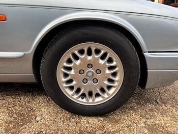 Used Jaguar XJ 1995 for sale - 76791249: Photo