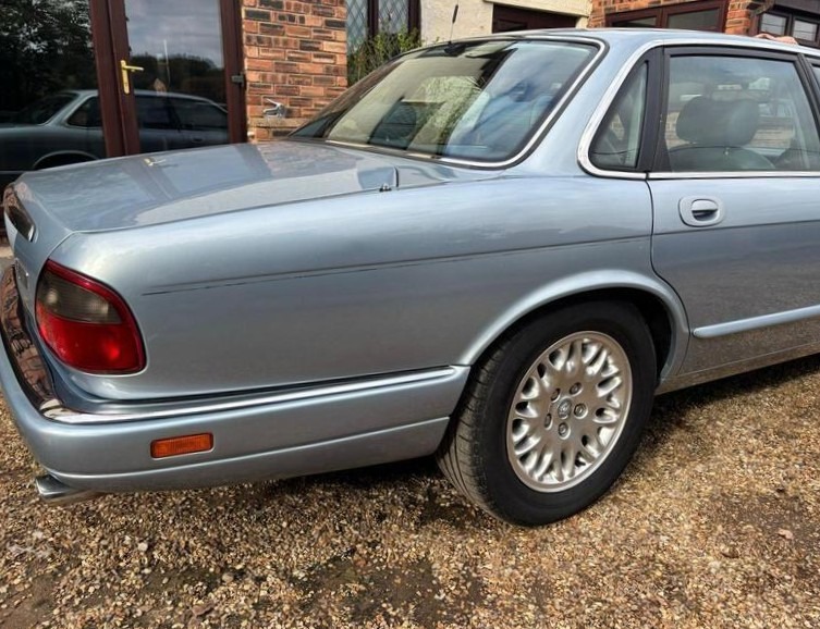 Used Jaguar XJ 1995 for sale - 76791249: Photo 9