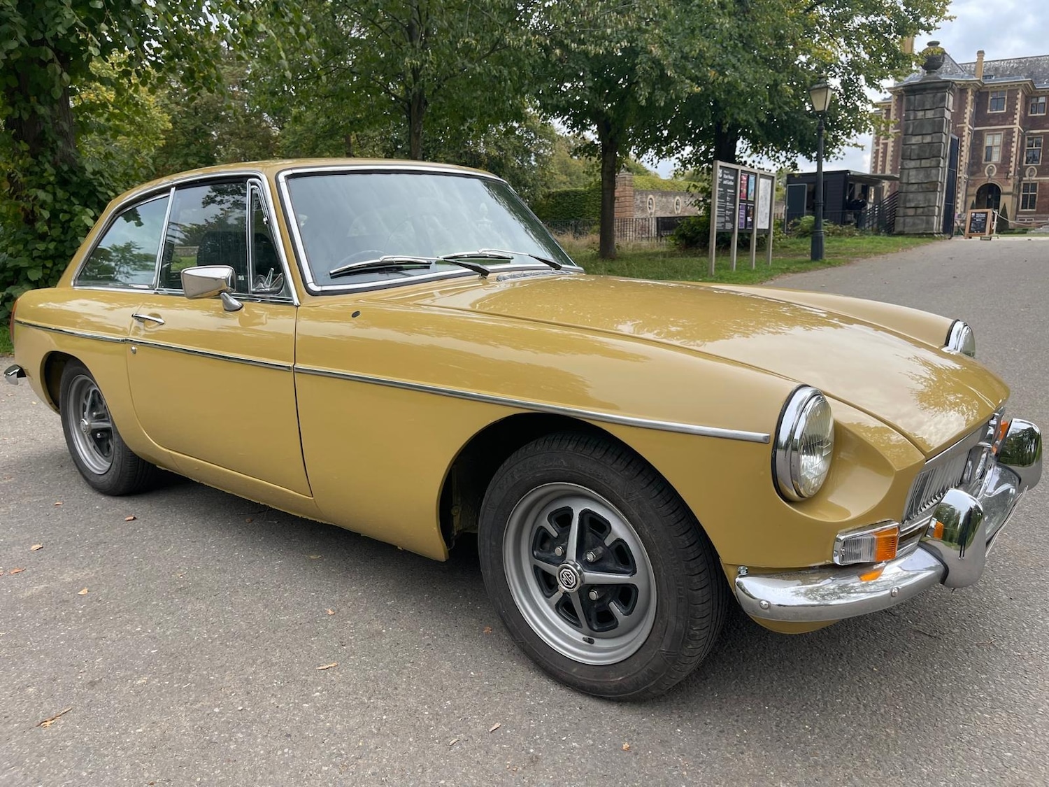 Used MG MGB GT 1972 for sale - 76231119: Photo 2