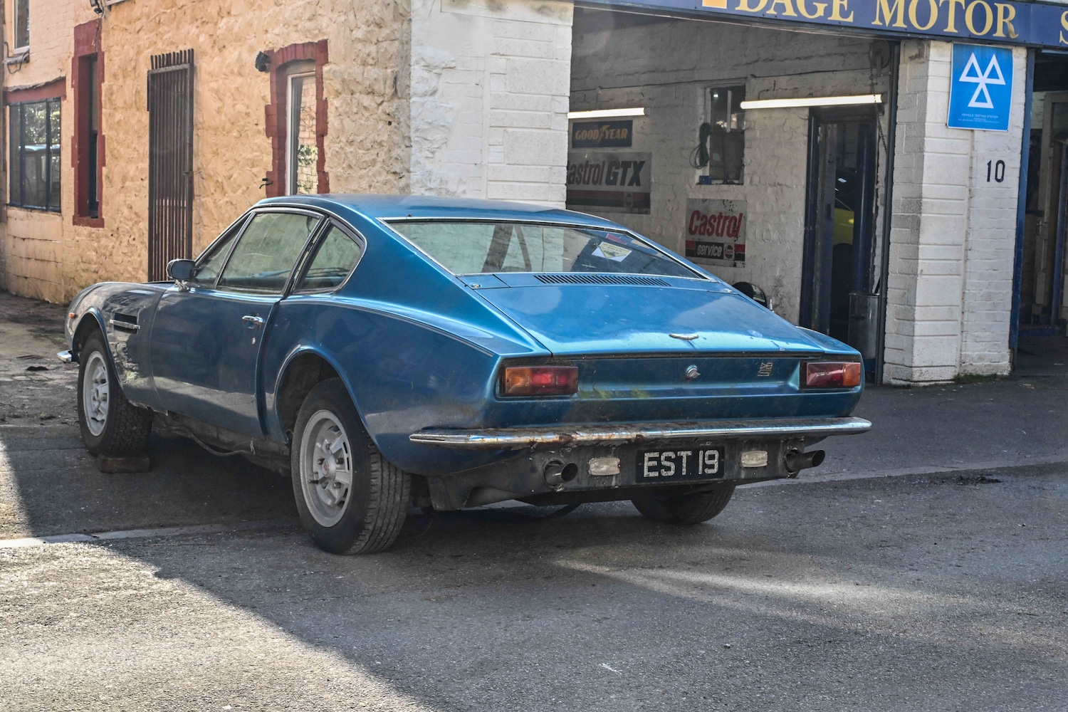 Used Aston Martin DBS 1971 for sale - 77813193: Photo 5