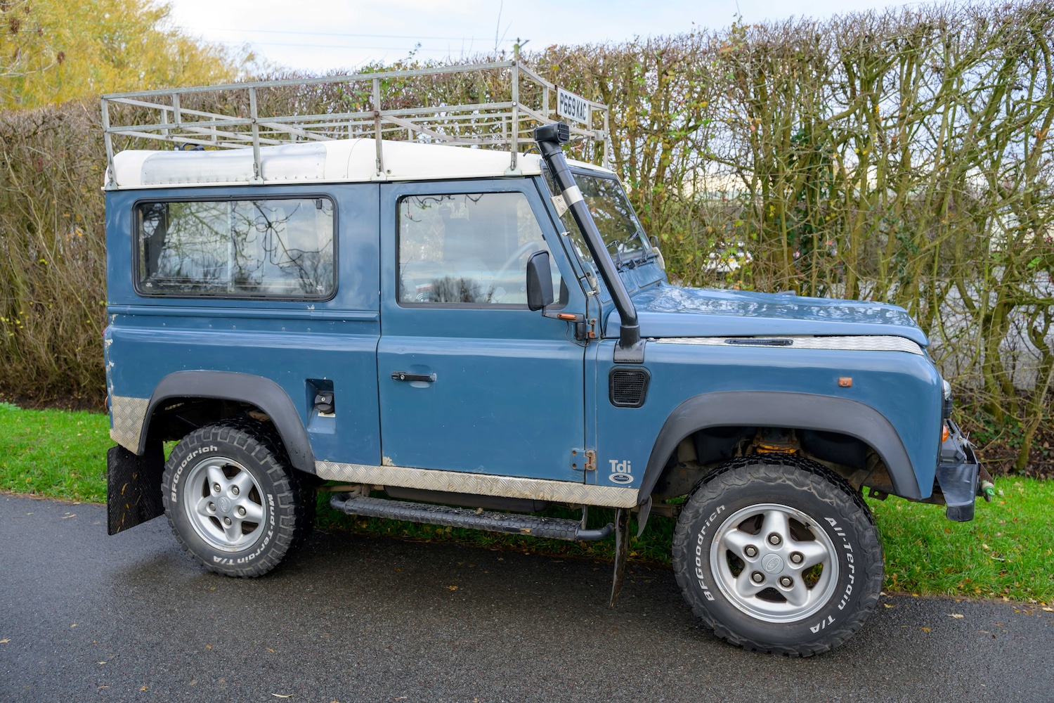 Used Land Rover Defender 90 1996 for sale - 76904448: Photo 2