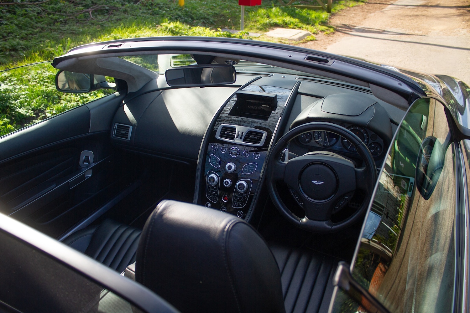 Used Aston Martin DB9 2016 for sale - 77985137: Photo 16