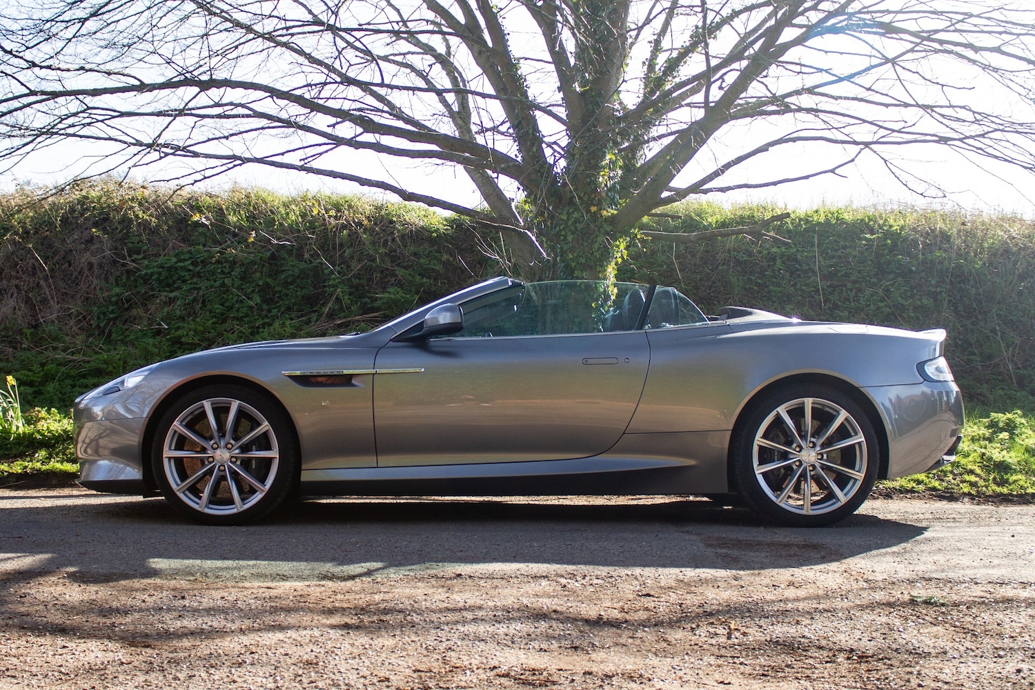 Used Aston Martin DB9 2016 for sale - 77985137: Photo 3