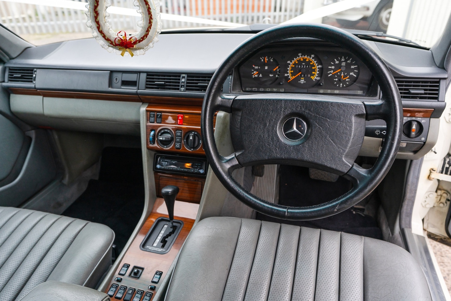 Used Mercedes-Benz 250 1991 for sale - 76502835: Photo 13