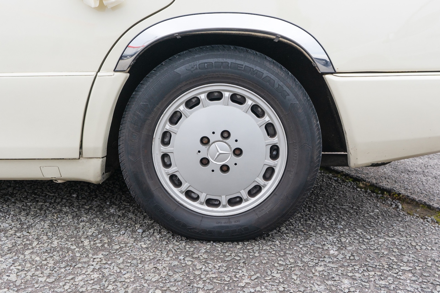 Used Mercedes-Benz 250 1991 for sale - 76502835: Photo 6