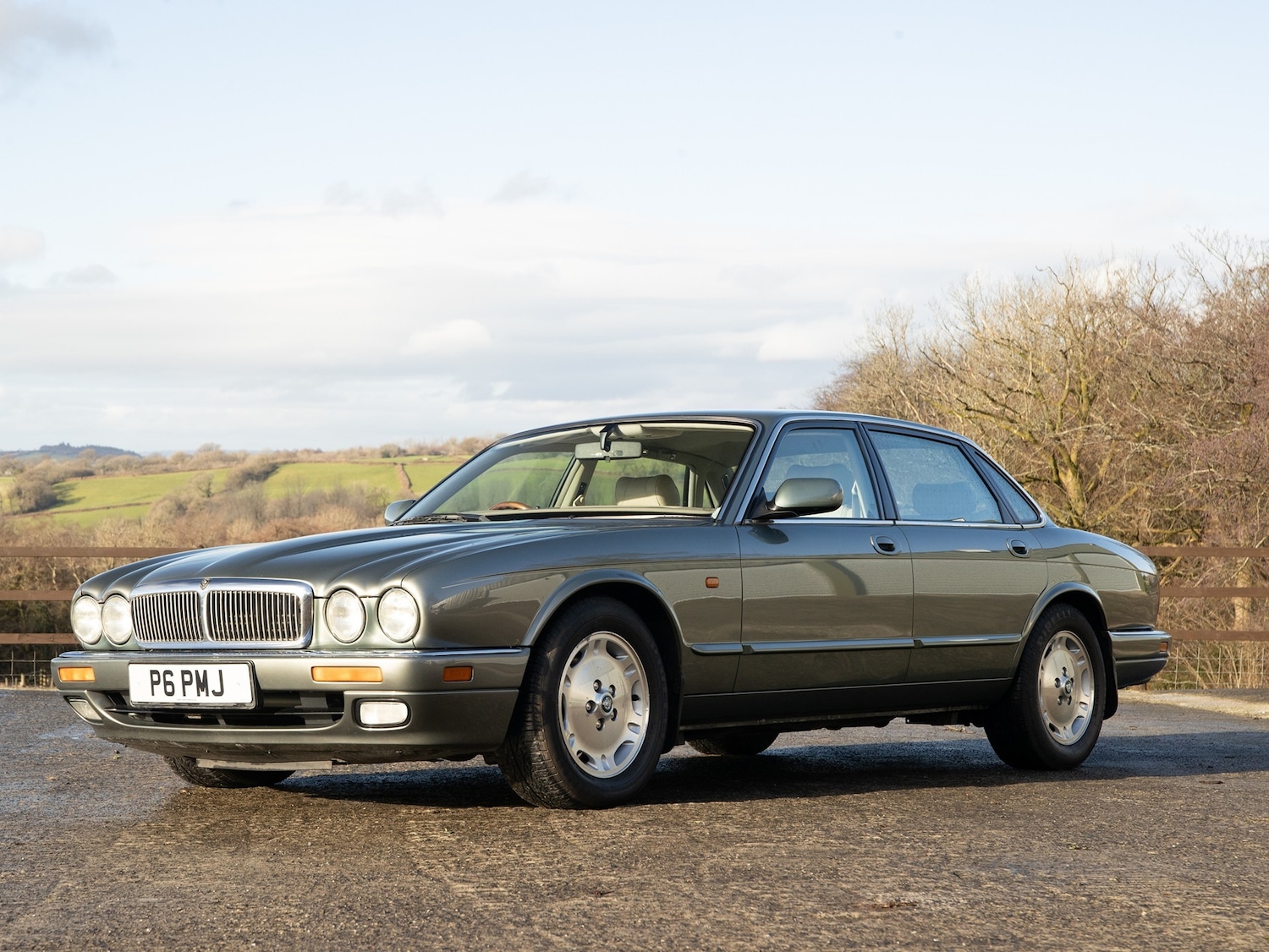 Used Jaguar XJ 1997 for sale - 77272279: Photo 2
