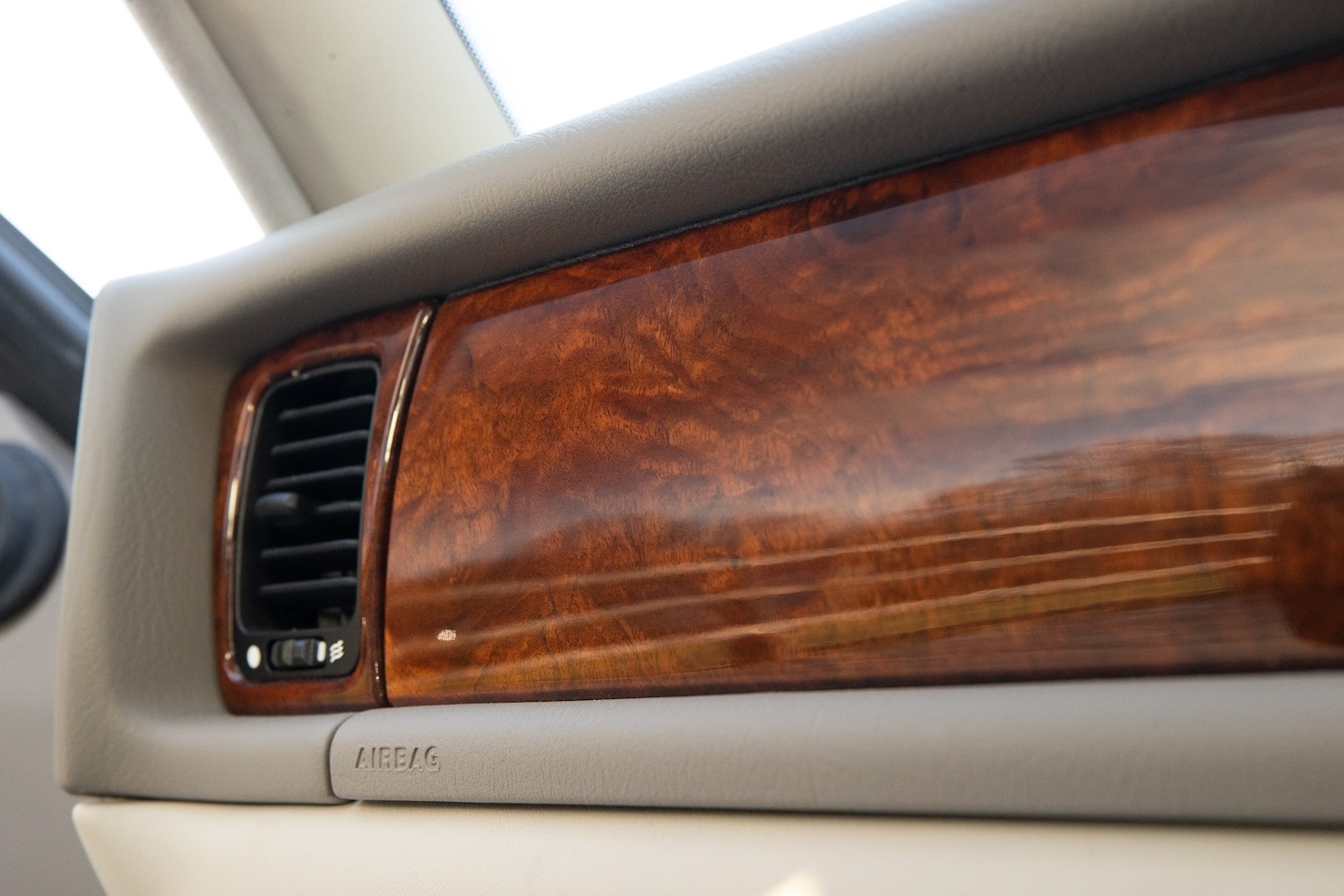 Used Jaguar XJ 1997 for sale - 77272279: Photo 28