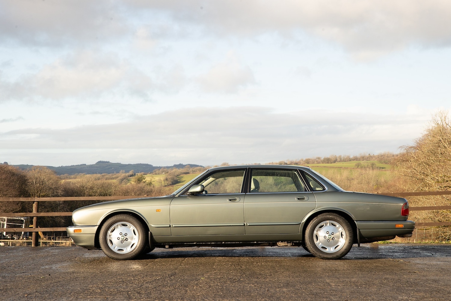 Used Jaguar XJ 1997 for sale - 77272279: Photo 7