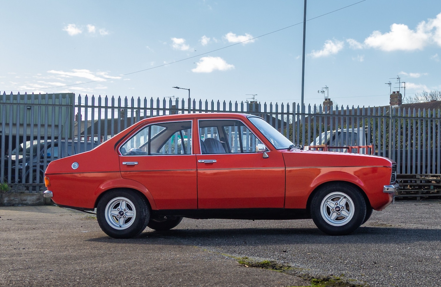 Used Ford Escort 1976 for sale - 77934486: Photo 3