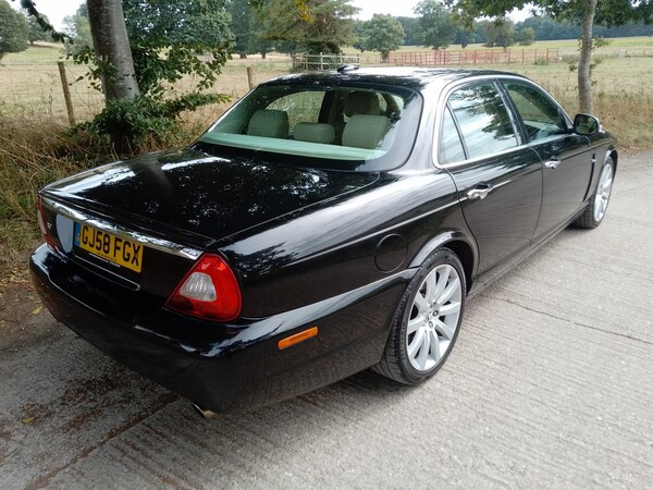 Used Jaguar XJ 2008 for sale - 76232698: Photo 4
