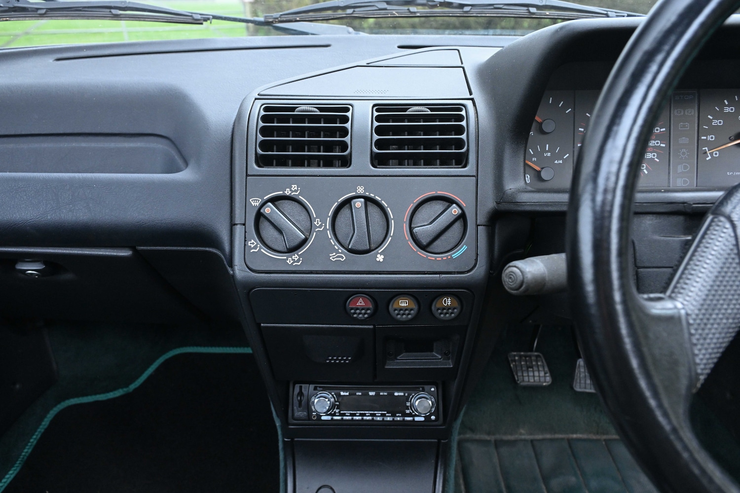 Used Peugeot 205 1992 for sale - 77567668: Photo 16