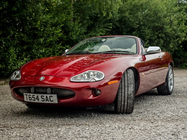 Used Jaguar XK8 1999 for sale - 75982520: Photo 2