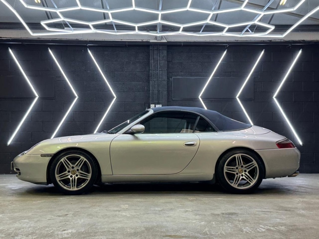 Used Porsche 911 1998 for sale - 76476343: Photo 10