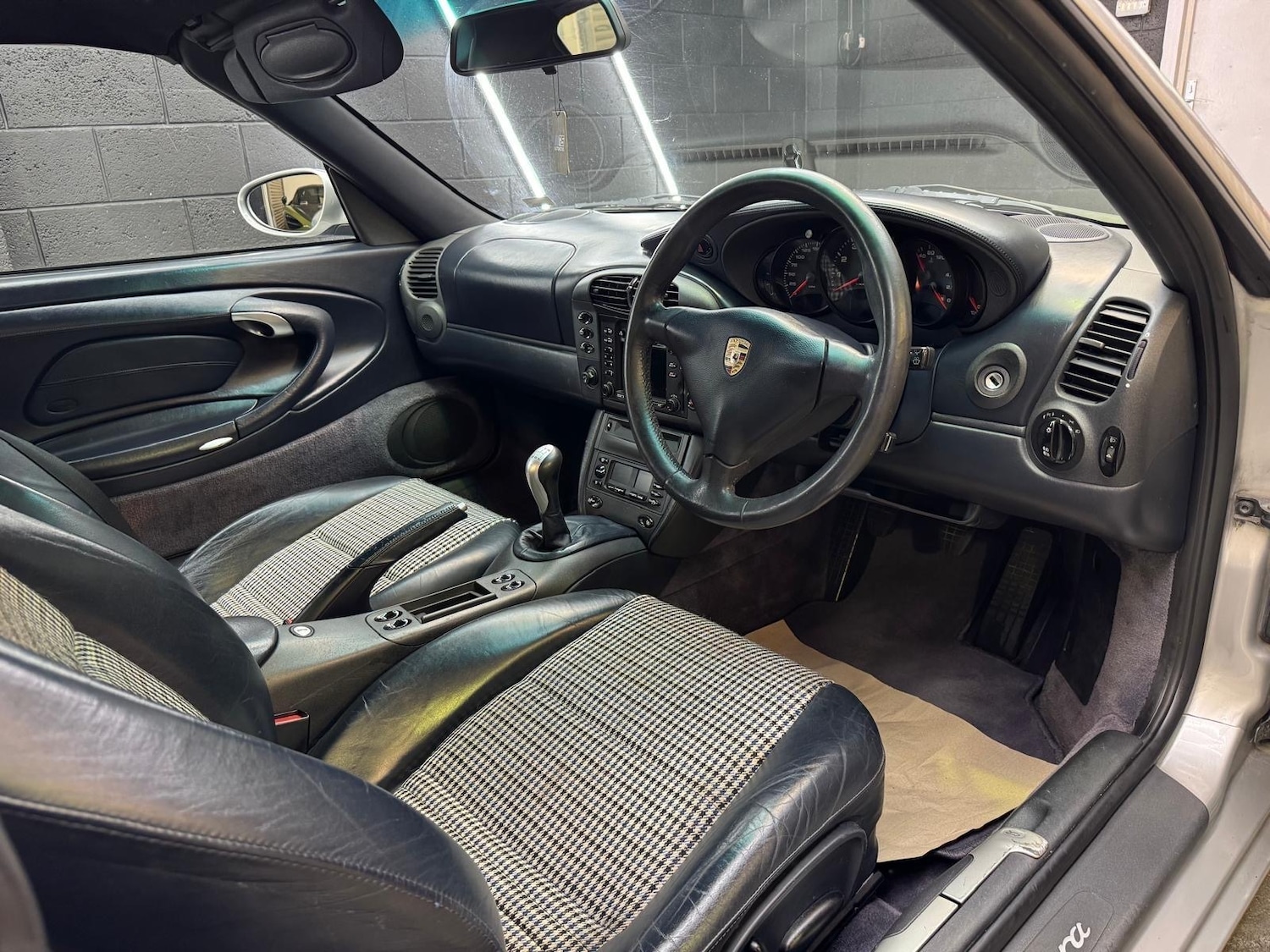 Used Porsche 911 1998 for sale - 76476343: Photo 22