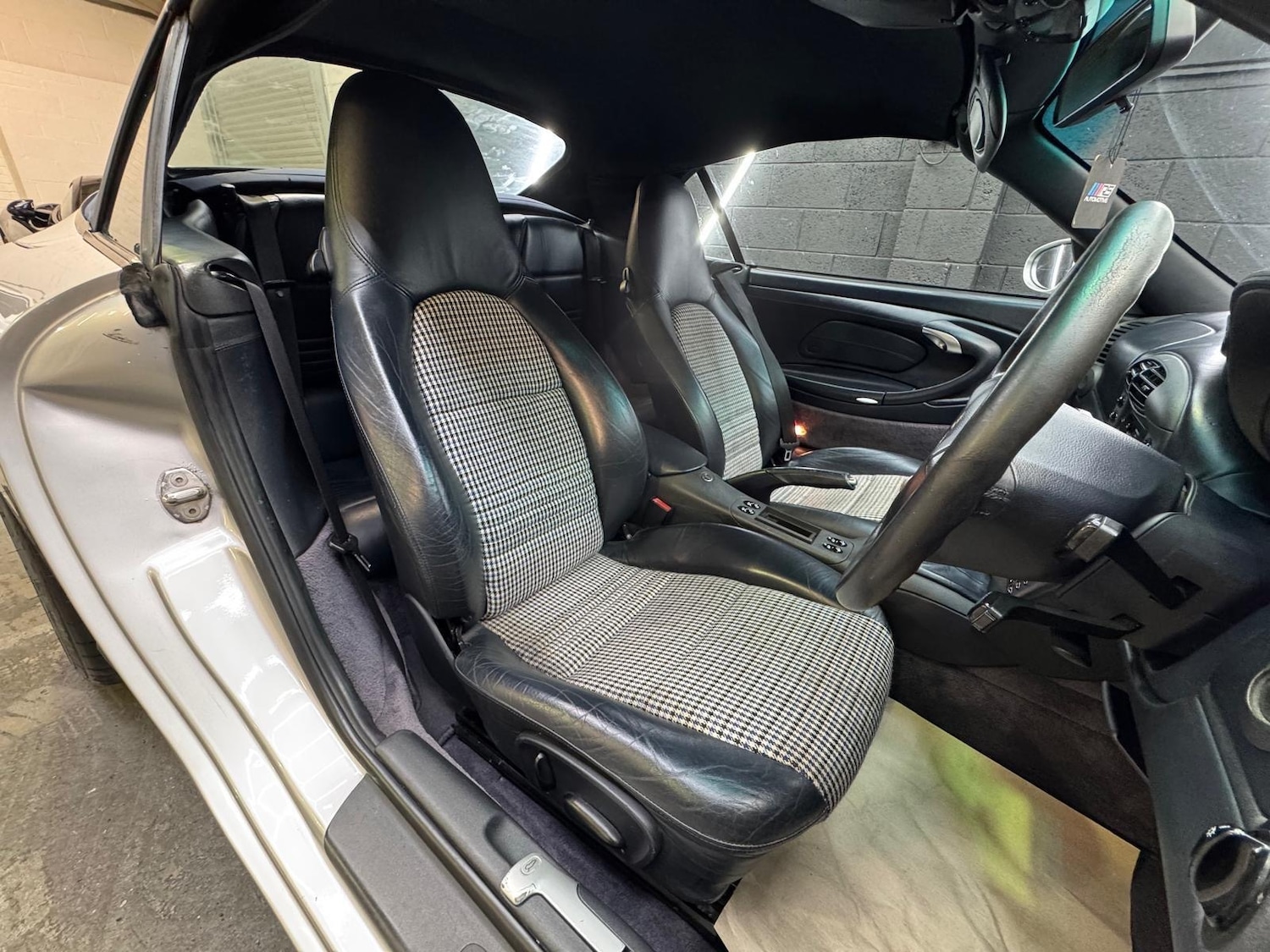 Used Porsche 911 1998 for sale - 76476343: Photo 24