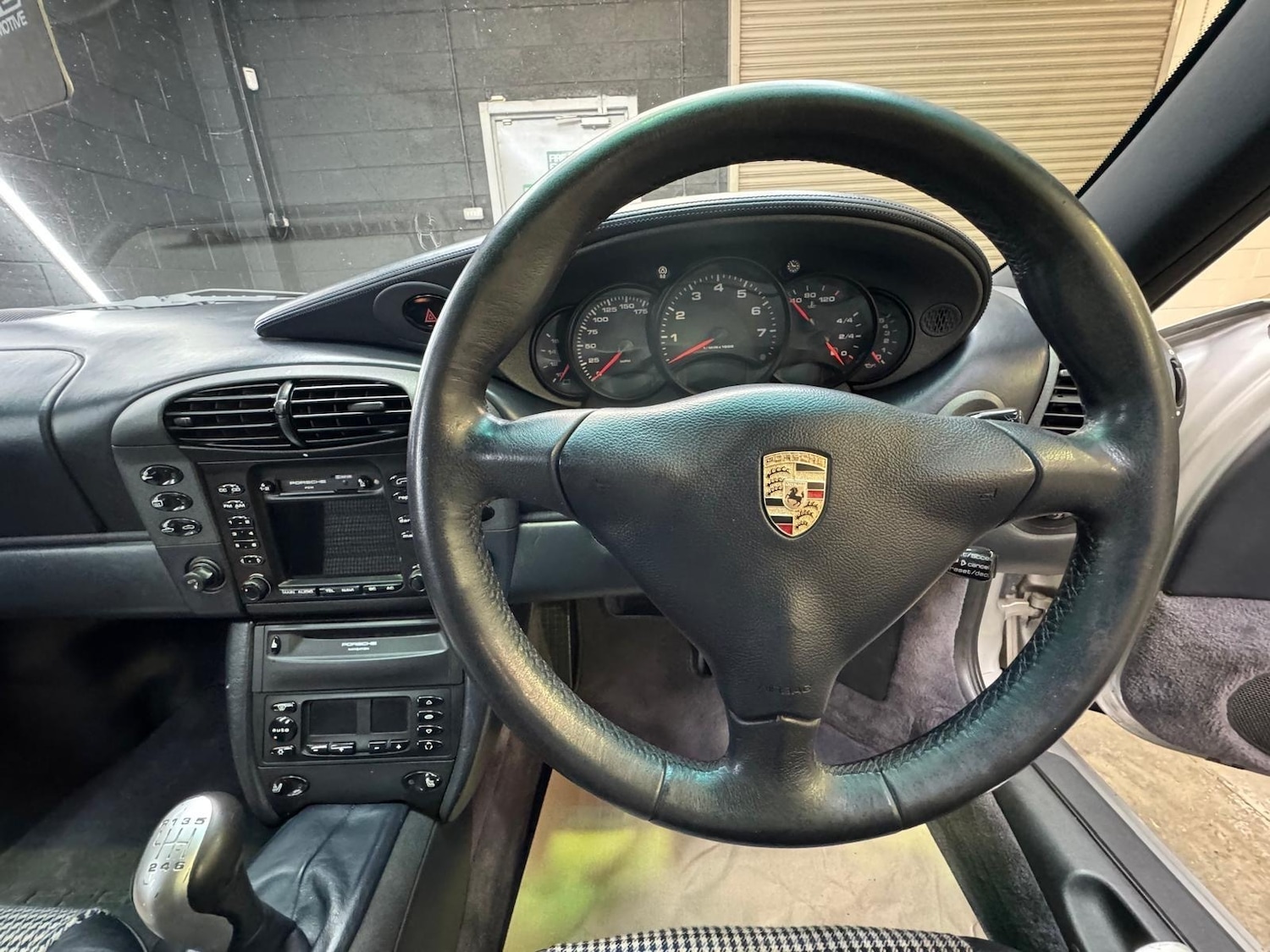 Used Porsche 911 1998 for sale - 76476343: Photo 25