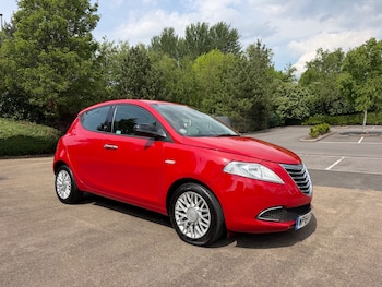 Used Chrysler Ypsilon 2014 for sale - 78533308: Photo