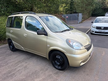 Toyota Yaris Verso feature image