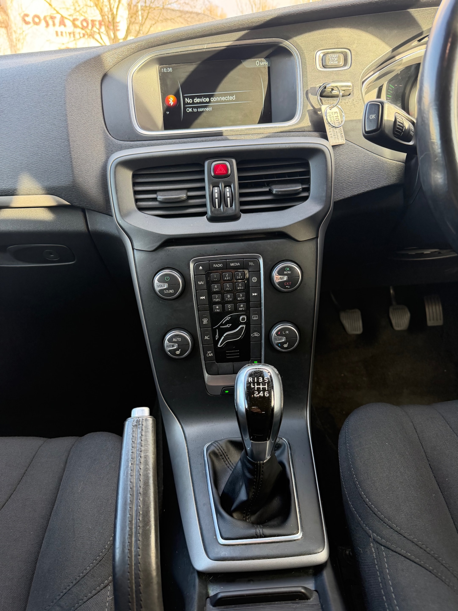 Used Volvo V40 2014 for sale - 77833625: Photo 15