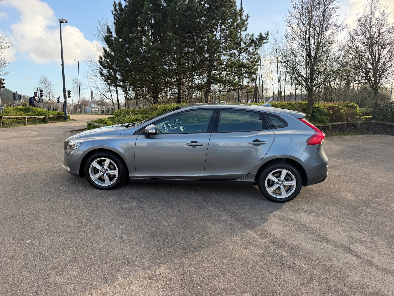 Used Volvo V40 2014 for sale - 77833625: Photo 3