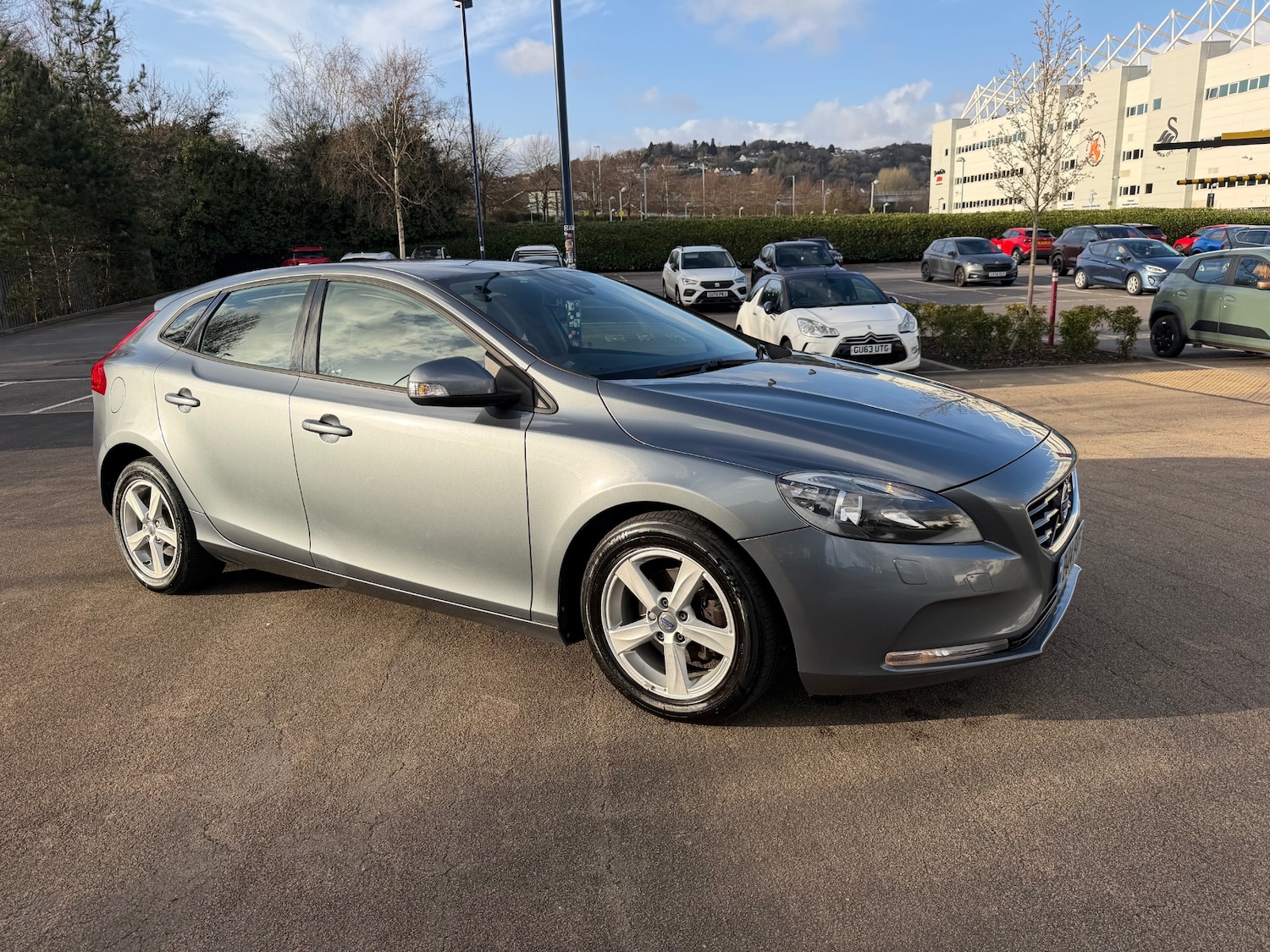 Used Volvo V40 2014 for sale - 77833625: Photo 8