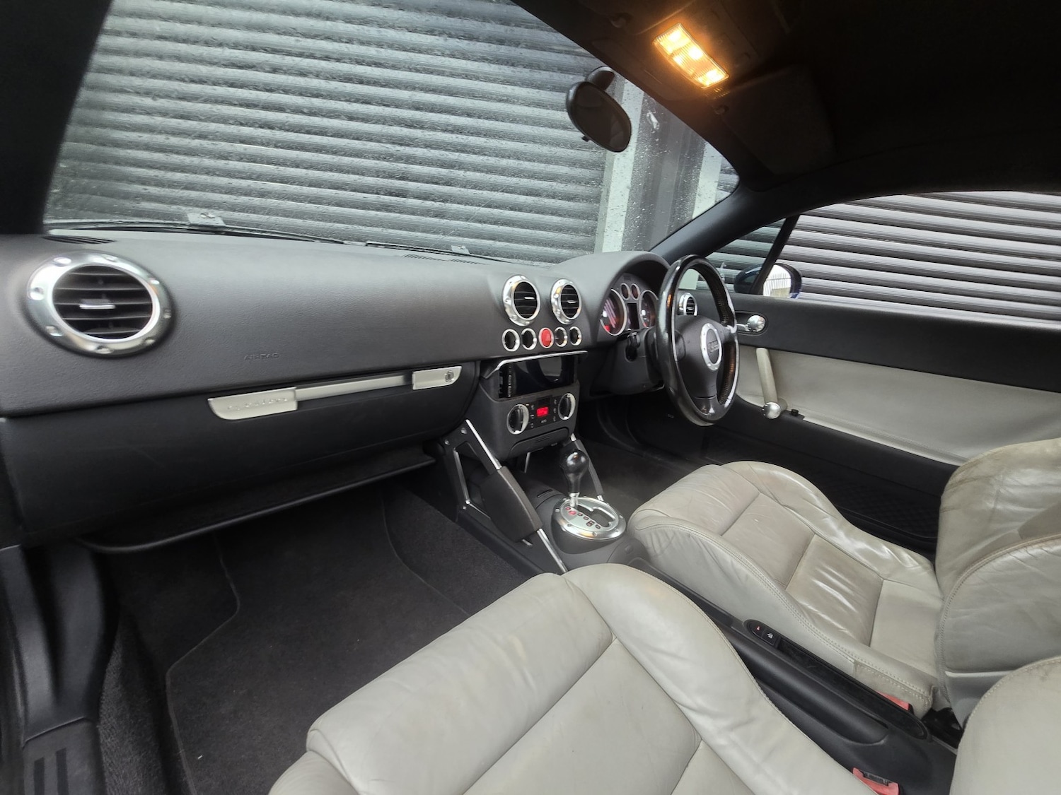 Used Audi TT 2003 for sale - 76058127: Photo 9