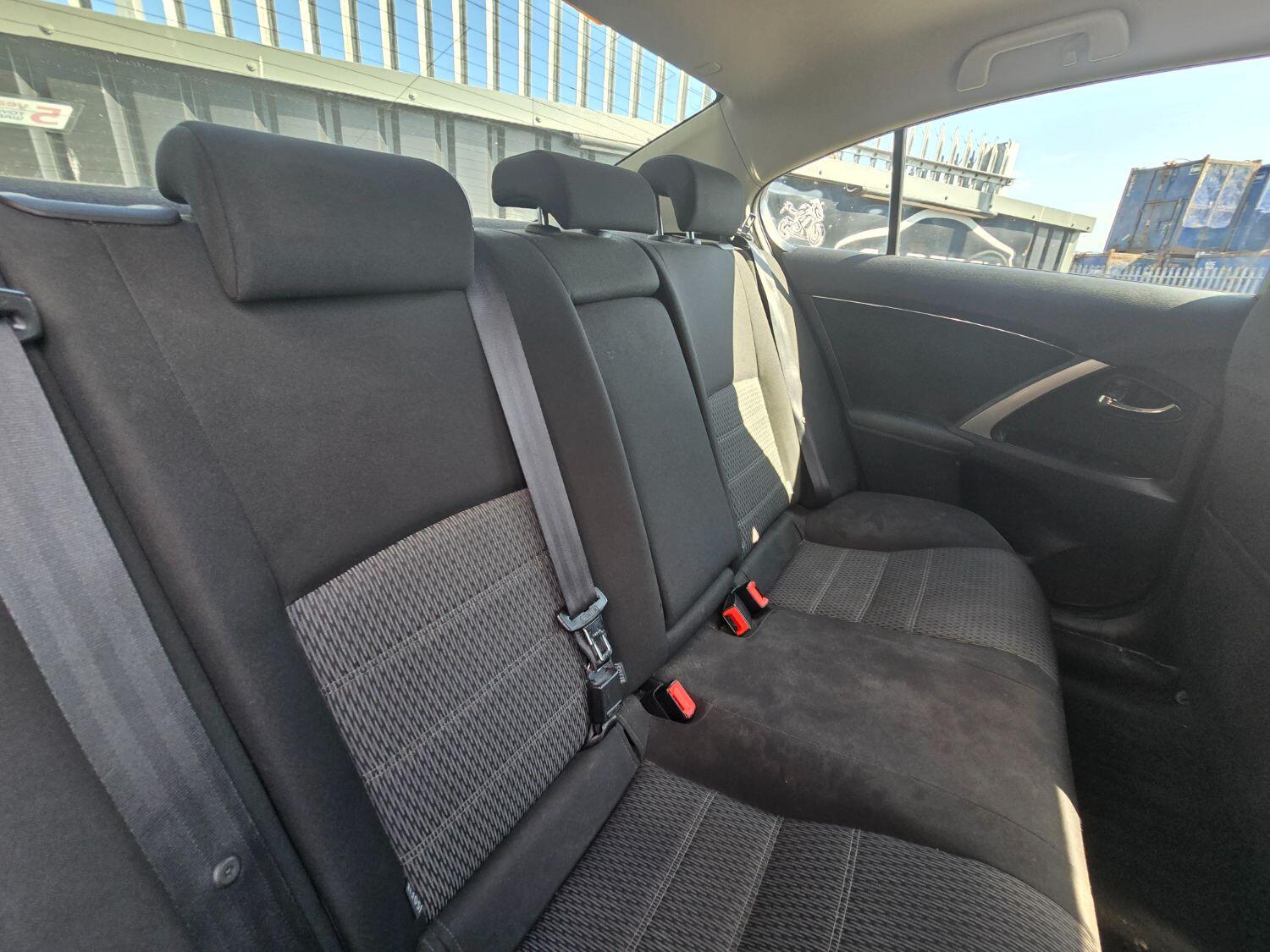 Used Toyota Avensis 2013 for sale - 76793420: Photo 3