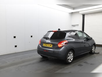 Used Peugeot 208 2012 for sale - 77318323: Photo