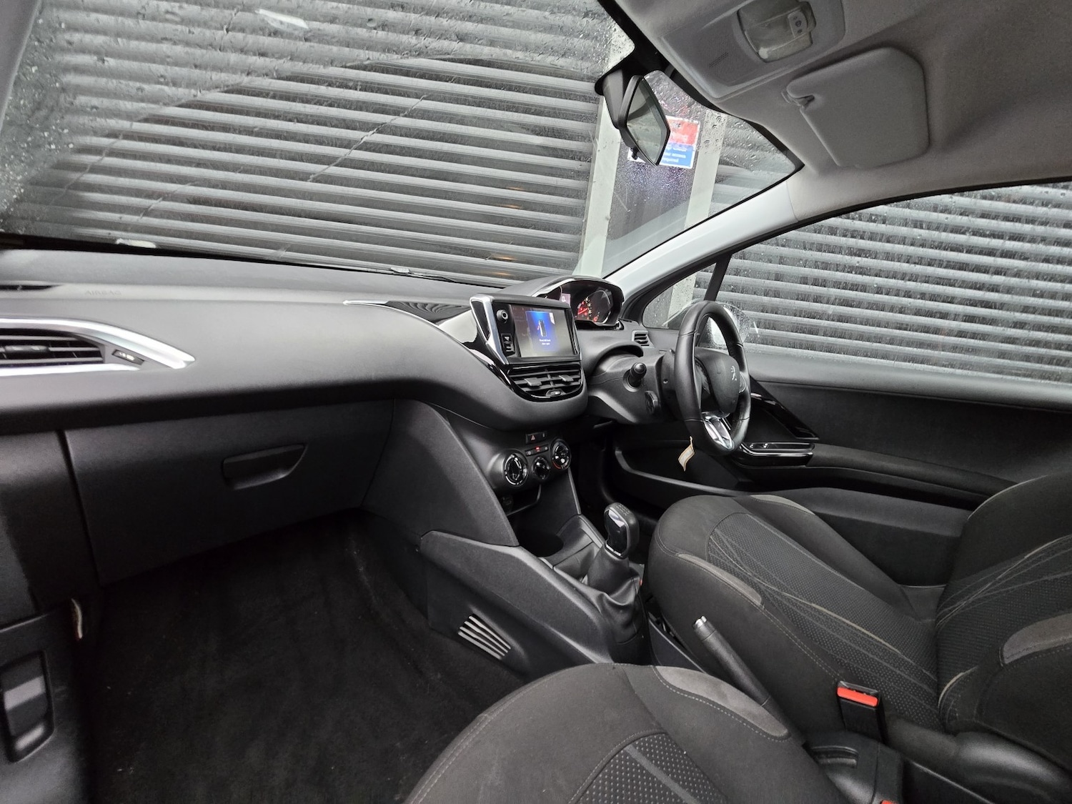 Used Peugeot 208 2012 for sale - 77318323: Photo 8