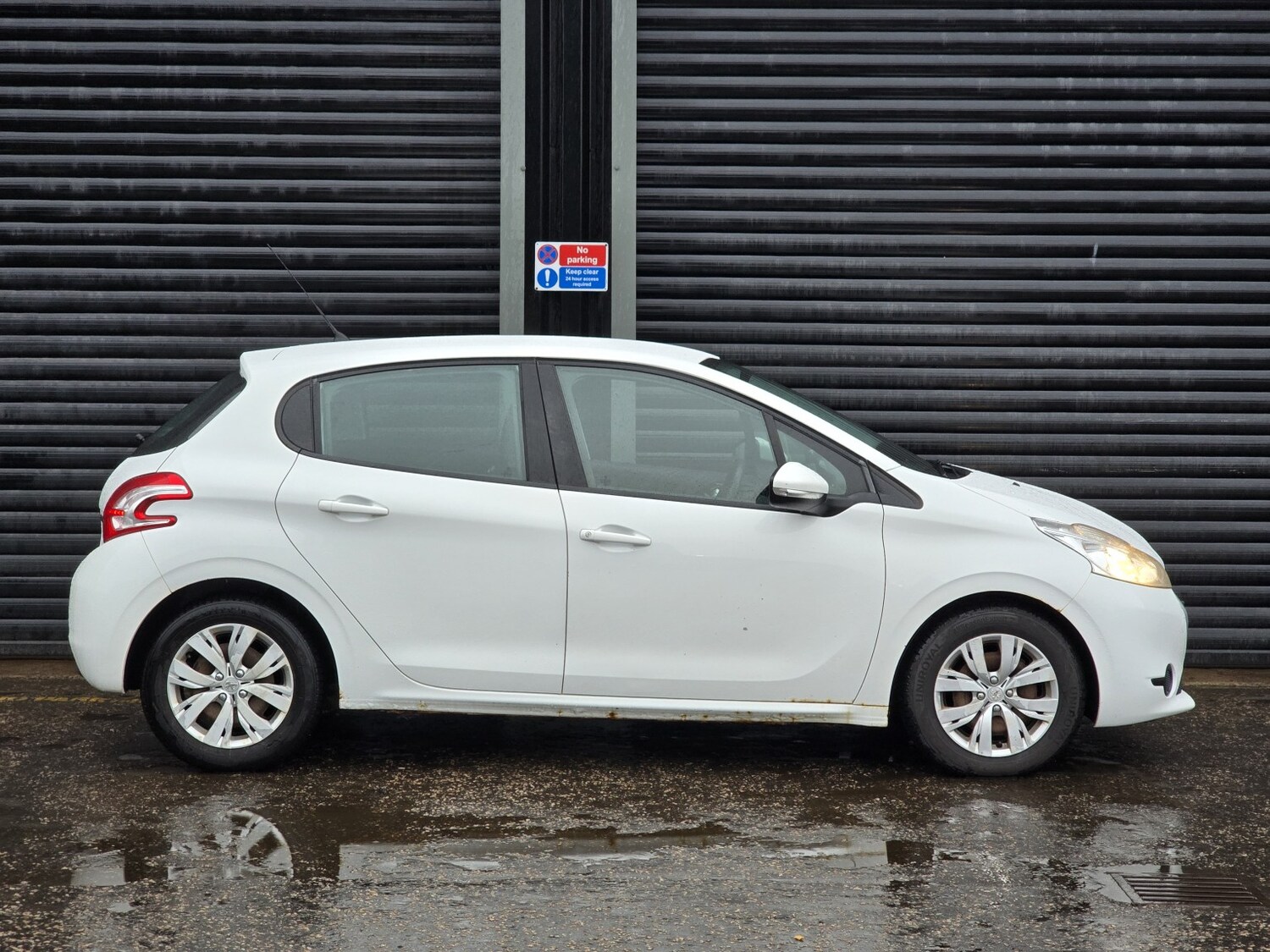 Used Peugeot 208 2014 for sale - 77973702: Photo 6