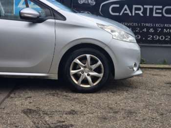 Used Peugeot 208 2013 for sale - 74735827: Photo